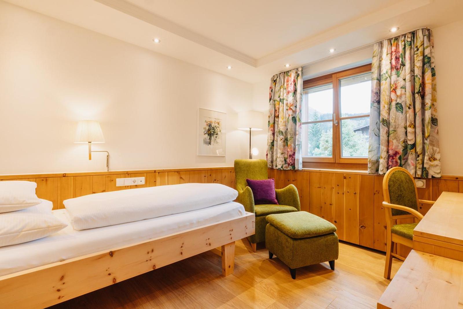 Single Room,1730032543:JPEG